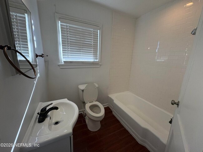 Building Photo - 4719 Crescent St