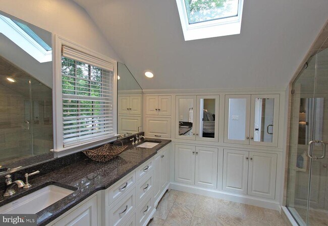 Building Photo - 594 Contention Ln