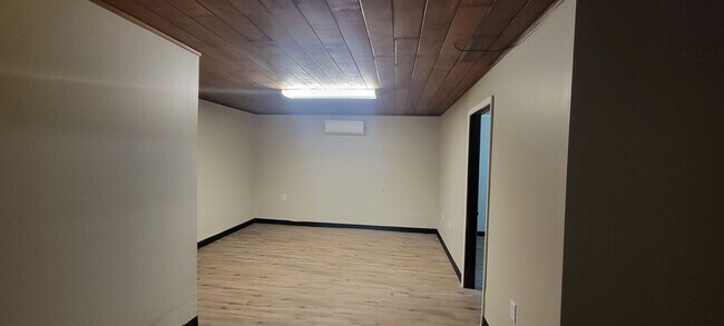 Building Photo - 3 Bedroom 2 Bathroom SW Huntsville