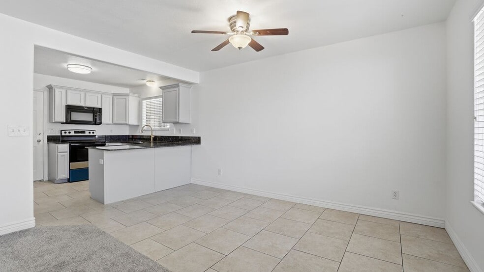 Building Photo - 1176 E 660 N