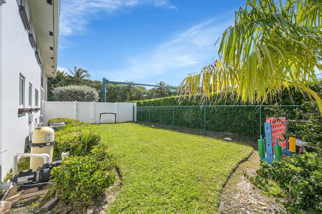 Building Photo - 1702 S Ocean Blvd