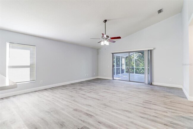 Building Photo - 29806 Morningmist Dr