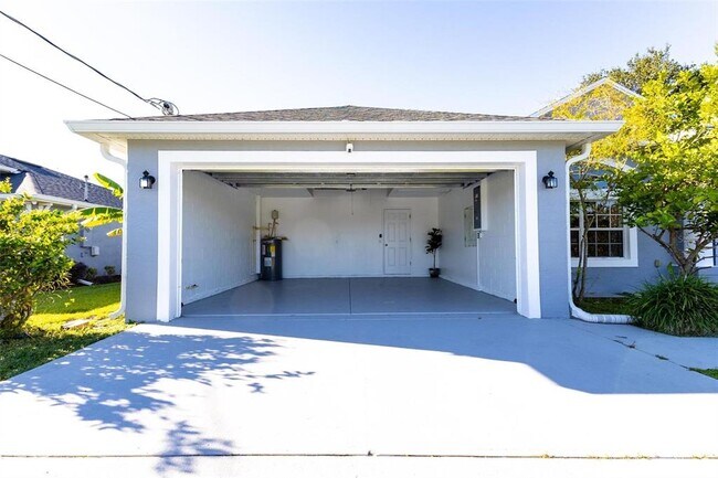 Building Photo - 4 La Mancha Dr