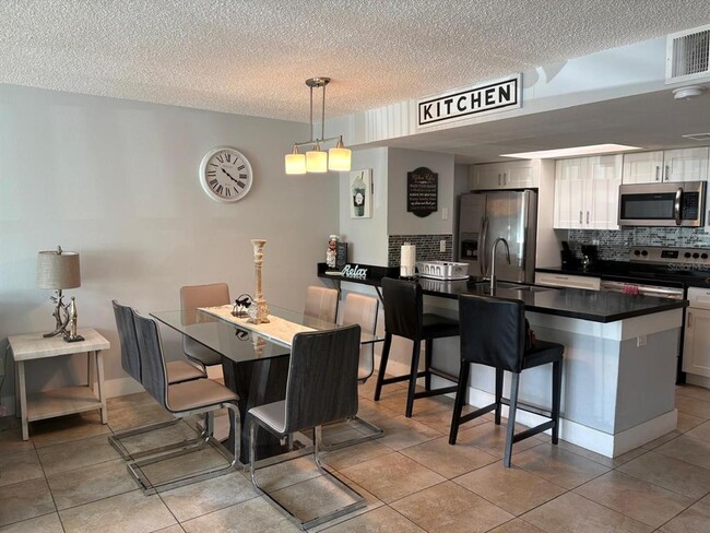 Building Photo - 5009 Laguna Bay Cir