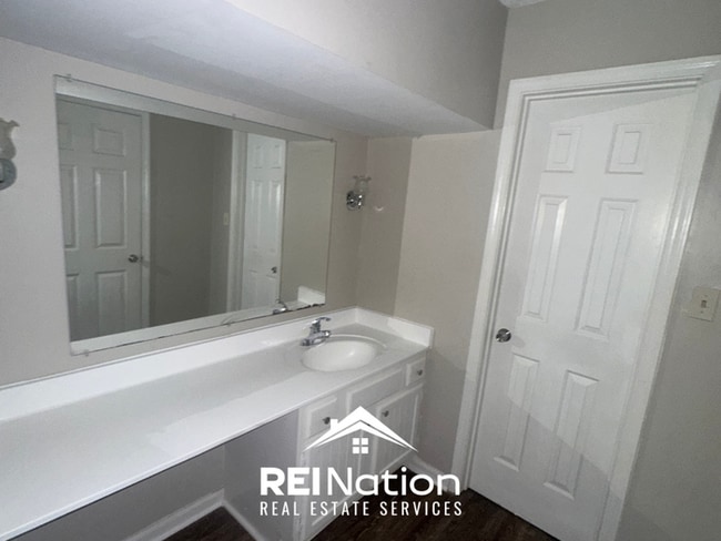 Building Photo - CORDOVA SHOWSTOPPER! Massive 4BR/3BA w/ Deck, Detached Garage & Porch!
