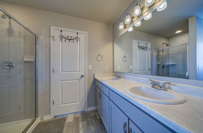 Building Photo - 11140 Feliz Wy