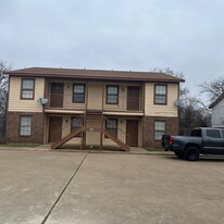 Building Photo - 604 Race St