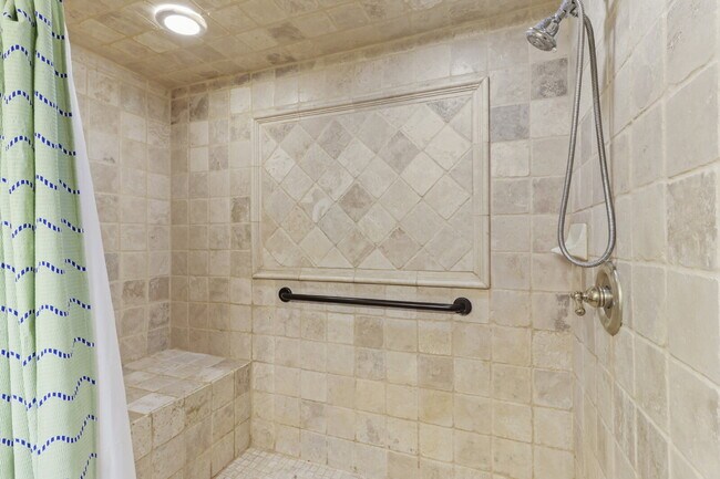 Building Photo - Welcome to your entertainers dream home!