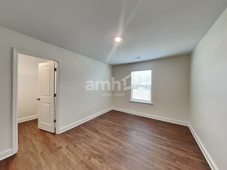 Building Photo - 11017 Hazel Gdns Dr