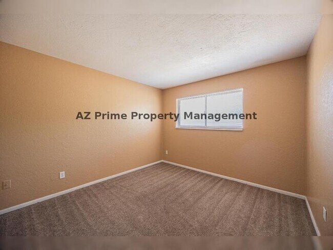 Building Photo - 2130 W Cortez St