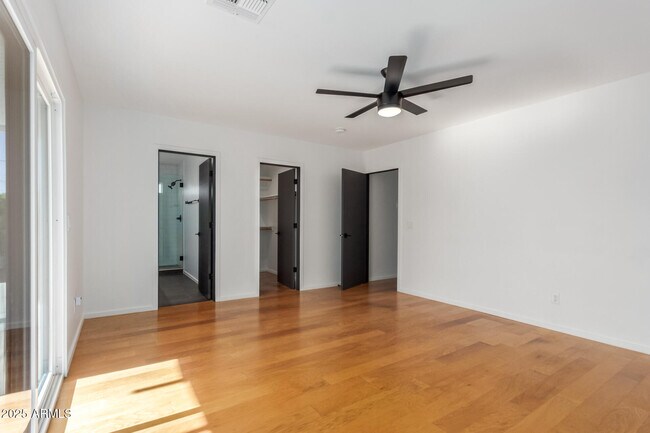 Building Photo - 1129 E McKinley St