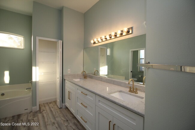 Building Photo - 817 Potomac Dr