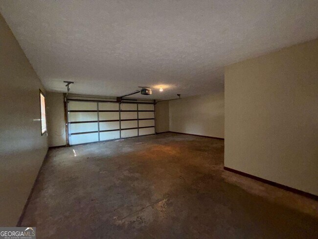Building Photo - 4069 Shady Dr NW