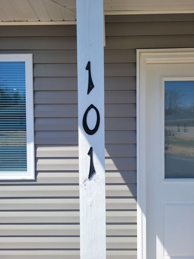 Building Photo - 4516 Alan Ln