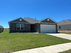 Building Photo - New 3 Bedroon, 2 Bath 2 car garage