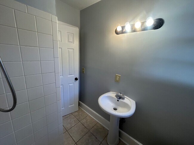 Building Photo - 9 Kolob St