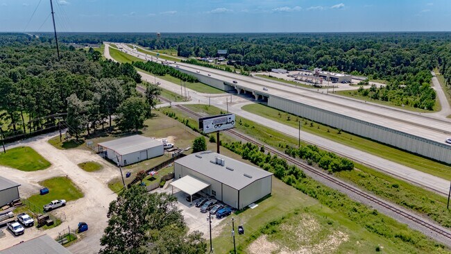 Building Photo - 26605 E River Rd