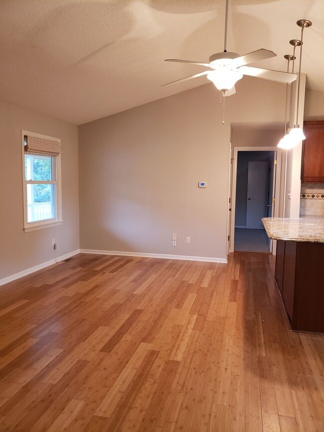 Building Photo - 3 bedroom home in Sherrills Ford