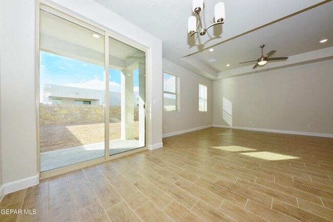 Building Photo - 705 Paseo De La Reina St