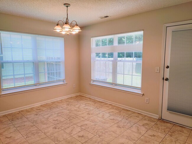 Building Photo - 4913 Lighthouse Ct