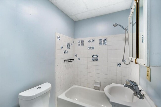 Building Photo - 2000 43rd St S