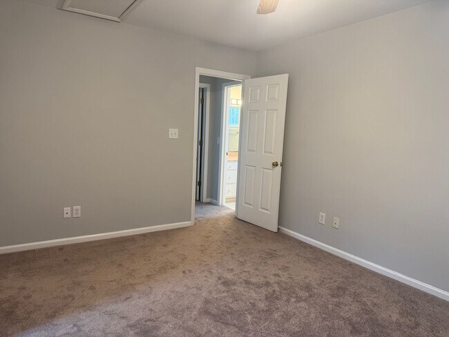 Building Photo - Beautiful home near downtown New Bern