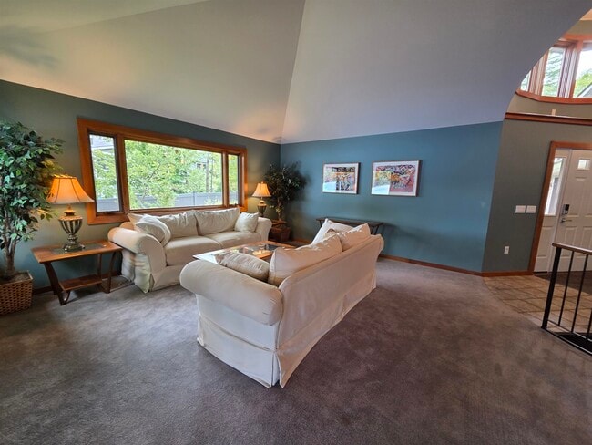 Building Photo - 20 Bonardi Dr