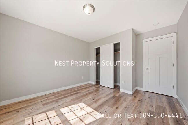 Building Photo - 551 Battery Dr