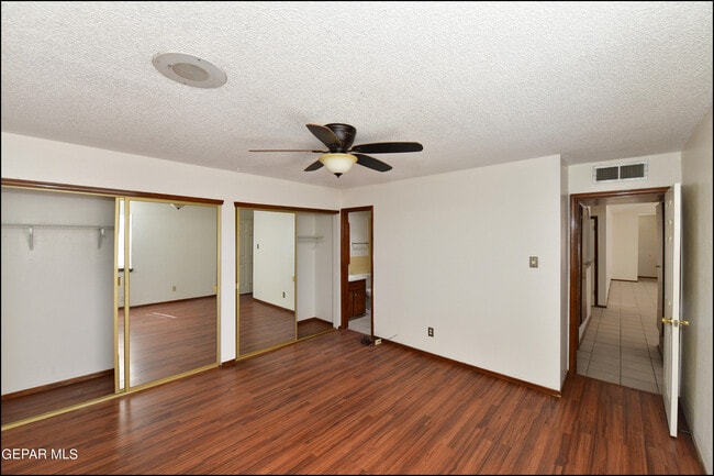 Building Photo - 2629 Lake Victoria Dr