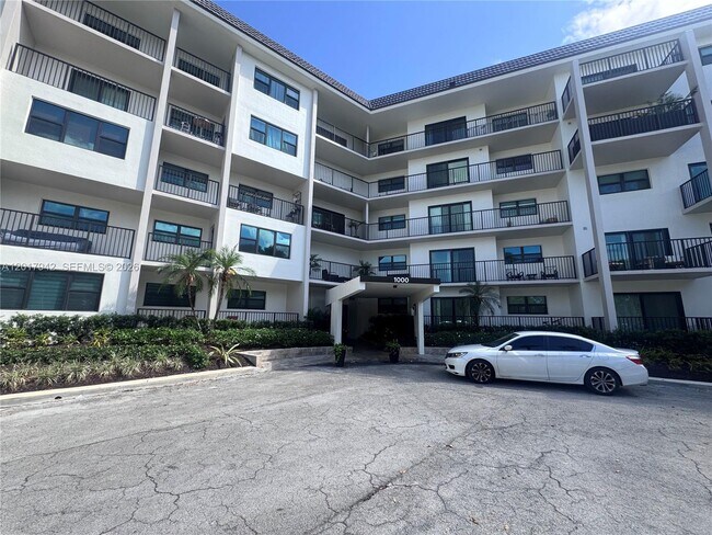 Building Photo - 1000 River Reach Dr