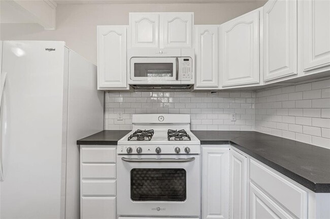 Building Photo - 4615 Ramsey Ave