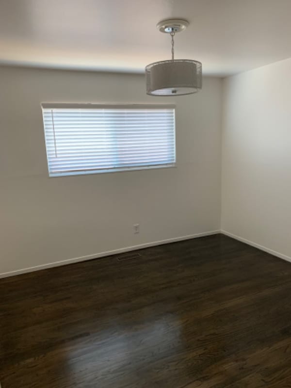 Building Photo - 528 Adrienne Dr