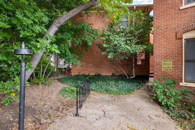 Building Photo - 1237 Elder Ave