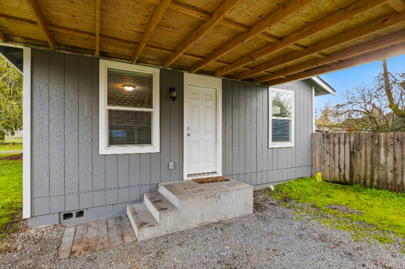 Building Photo - 1506-1506 110th St S