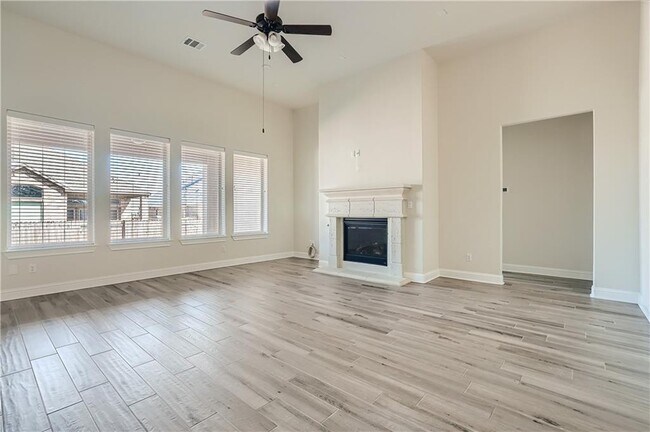 Building Photo - 1412 Saddlespur Ln