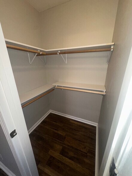 Building Photo - 4293 Bristow Rd