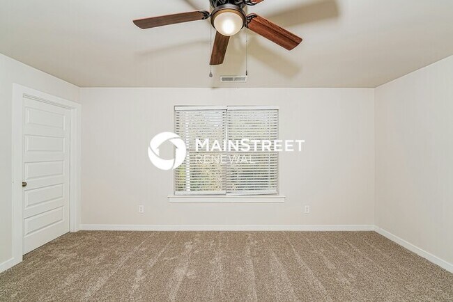 Building Photo - 4 Bedroom Pet-Friendly Home in Odenville, ...