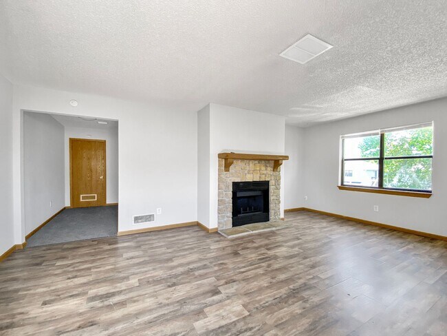 Building Photo - Brand New Unit Townhome | 2 BR/1BA | Fully renovated kitchen!