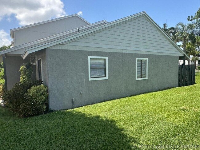 Building Photo - 3801 Inlet Cir