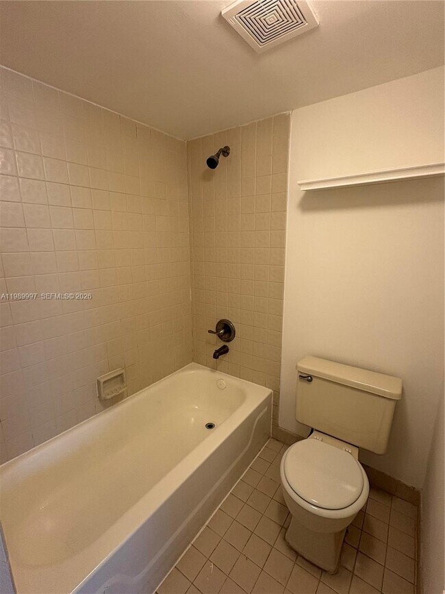 Building Photo - 8444 Shadow Ct