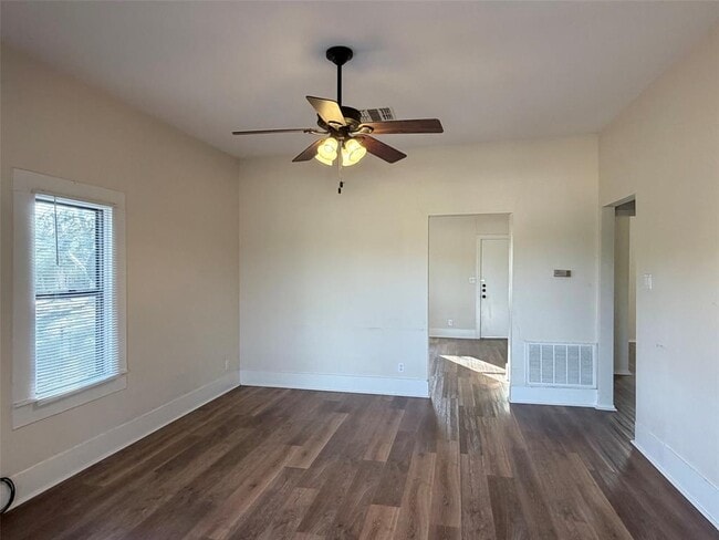 Building Photo - 1504 Watterson Rd