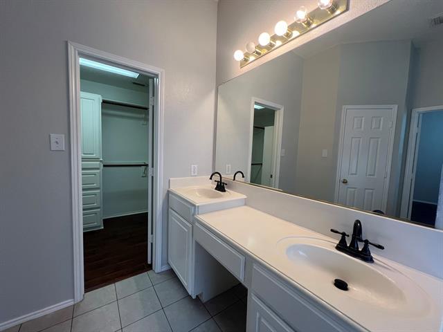 Building Photo - 2043 Wimbledon Dr