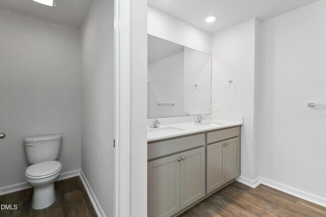 Building Photo - 258 Palm Dr