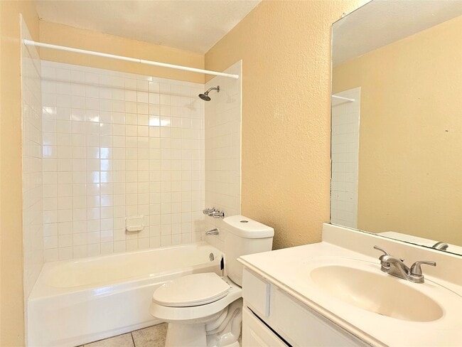 Building Photo - 21070 Southern Colony Ct