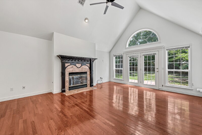 Building Photo - 903 N Quail Terrace