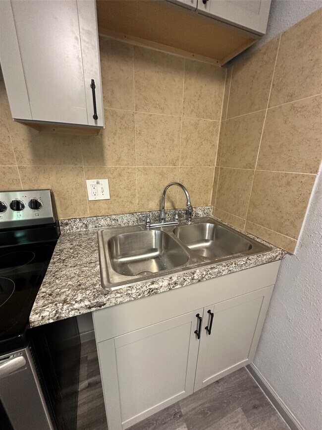 Building Photo - 2419 Pannell St