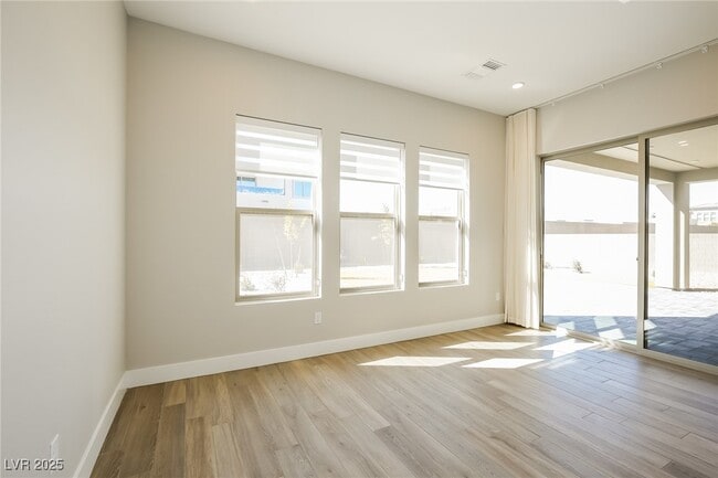 Building Photo - 5073 Slatestone St