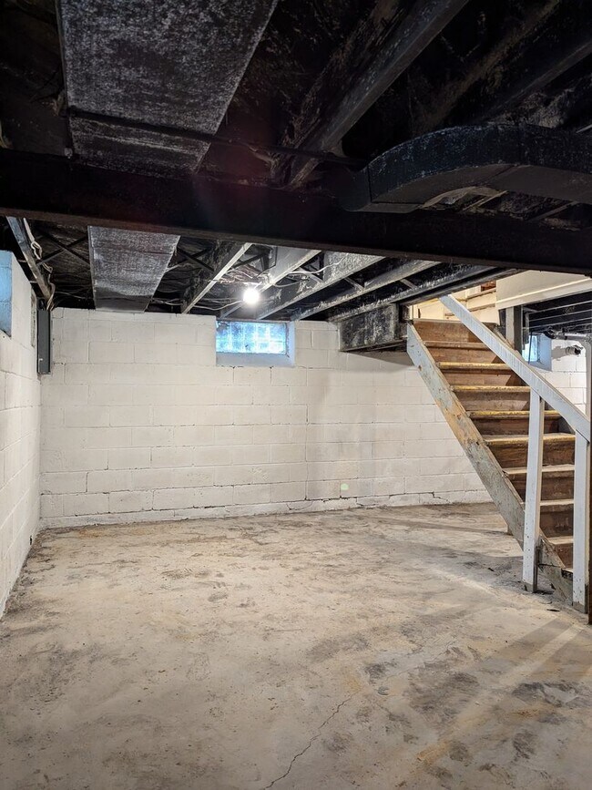 Building Photo - 10440 Nottingham Rd