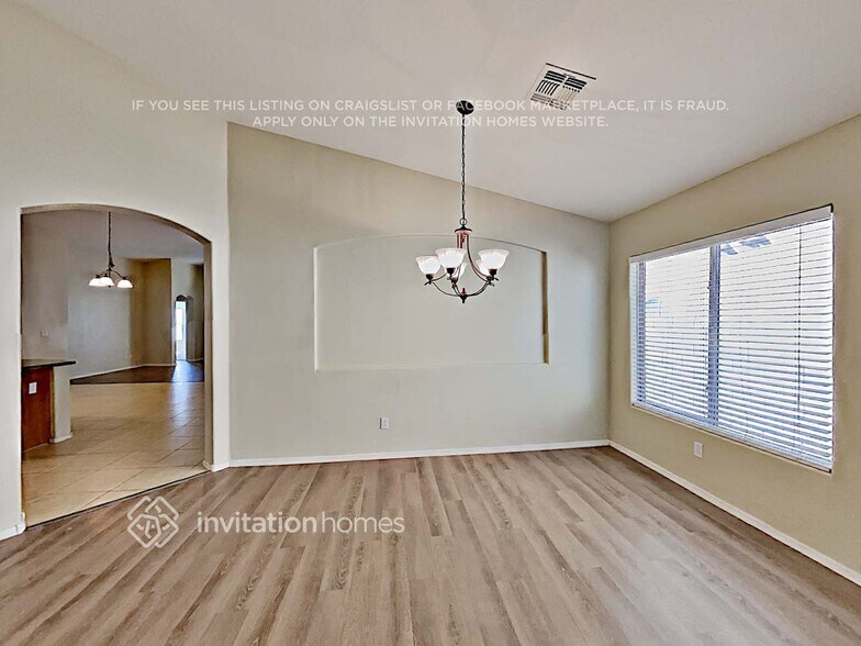 Building Photo - 11577 W Yuma St