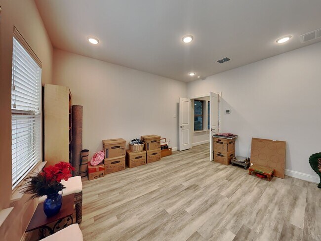 Building Photo - Your Dream 3-Story Home Awaits with $500 Off First Month’s Rent!